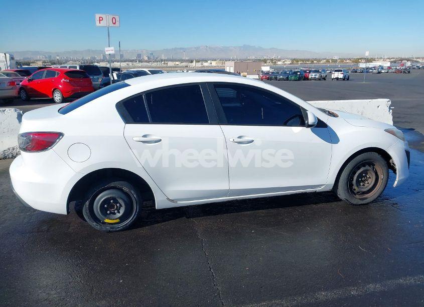 Photo 12 of 2011 Mazda Mazda3 I SPORT (VIN JM1BL1UF2B1448029)