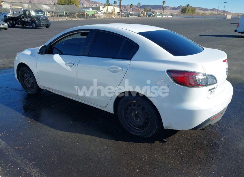 Photo 3 of 2011 Mazda Mazda3 I SPORT (VIN JM1BL1UF2B1448029)