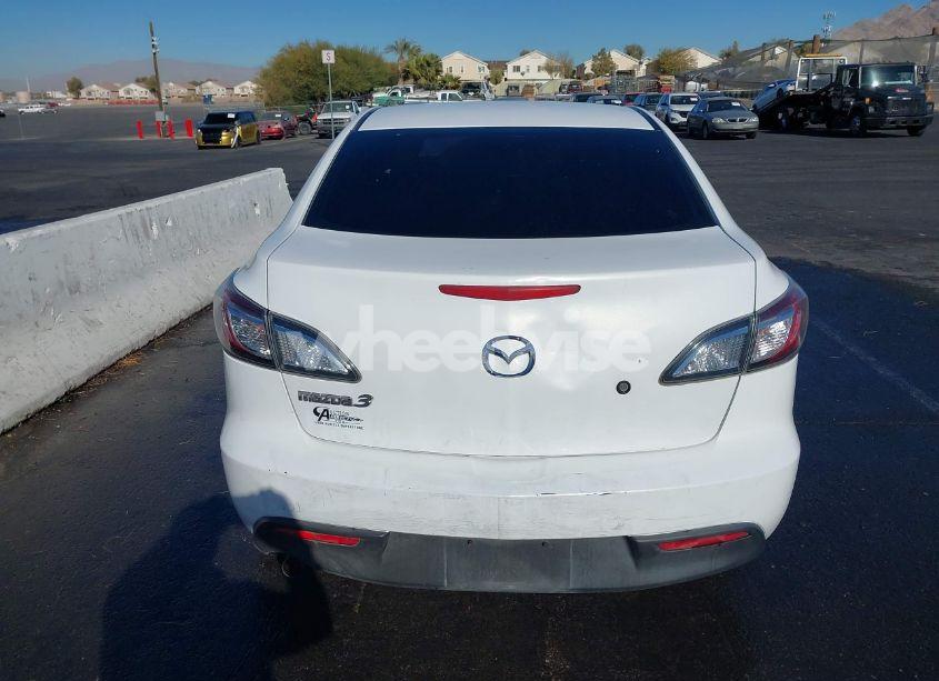 Photo 6 of 2011 Mazda Mazda3 I SPORT (VIN JM1BL1UF2B1448029)