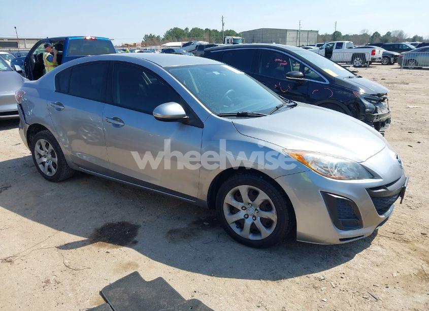 2011 Mazda Mazda3 I SPORT (VIN JM1BL1UF2B1460746) main photo