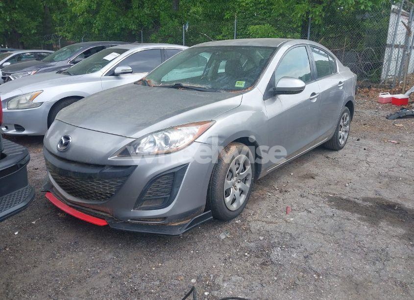 Photo 2 of 2011 Mazda Mazda3 I SPORT (VIN JM1BL1UF2B1481192)