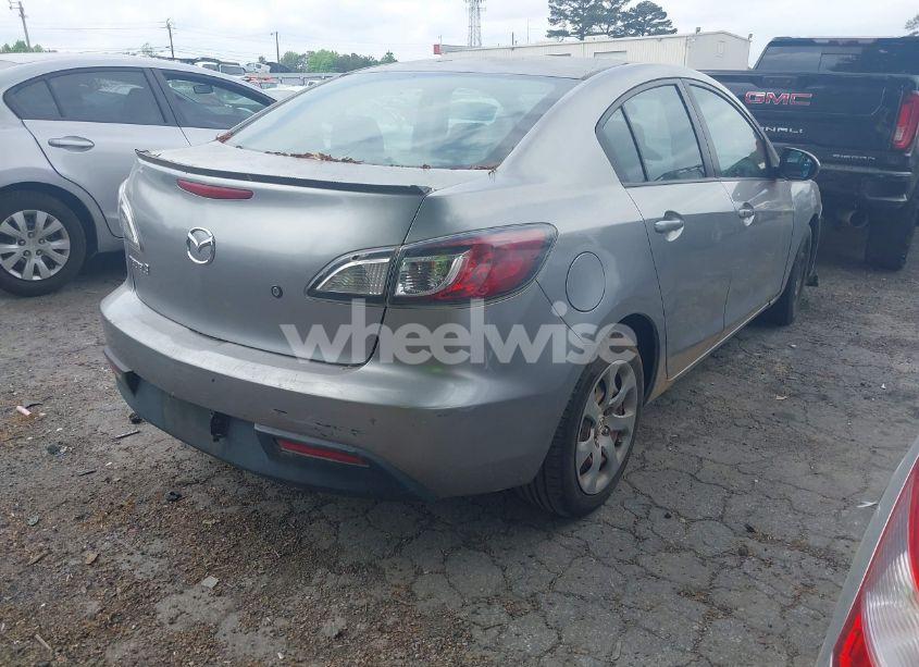 Photo 4 of 2011 Mazda Mazda3 I SPORT (VIN JM1BL1UF2B1481192)
