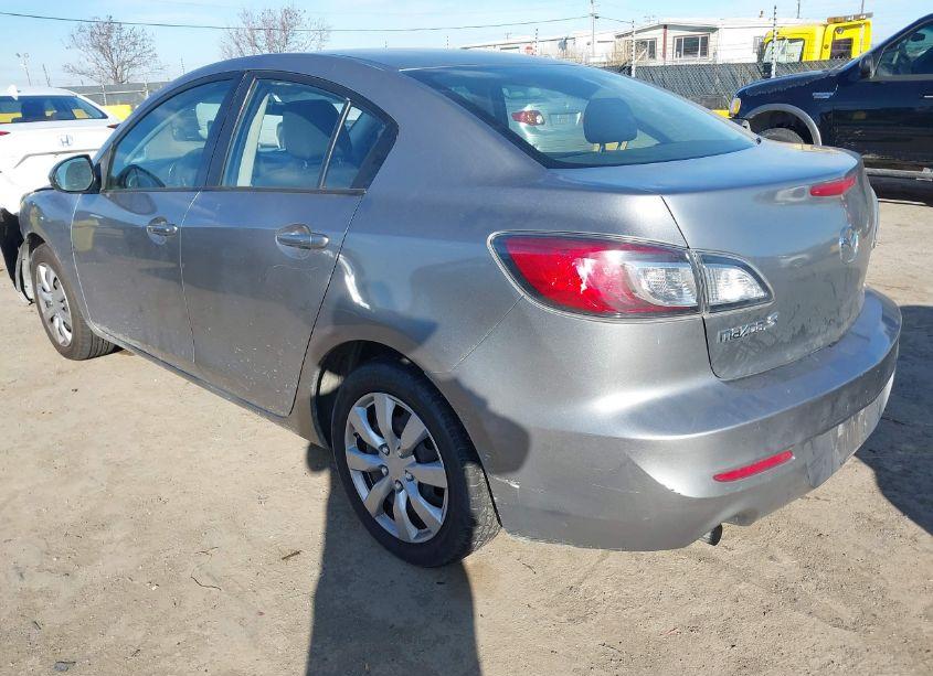 Photo 3 of 2012 Mazda Mazda3 I SPORT (VIN JM1BL1UF2C1523152)