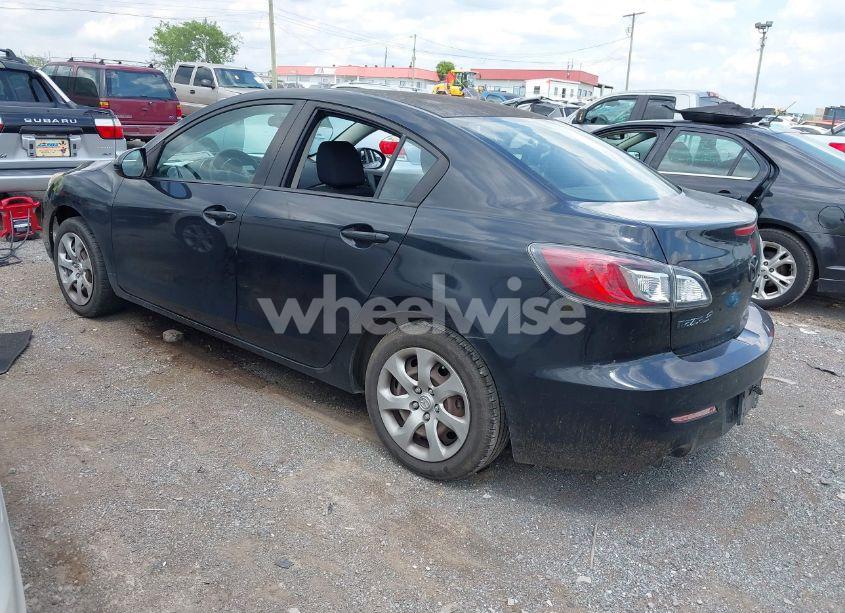 Photo 3 of 2012 Mazda Mazda3 I SPORT (VIN JM1BL1UF2C1631299)