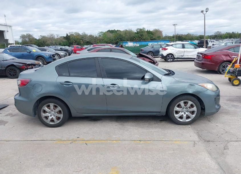 Photo 13 of 2012 Mazda Mazda3 I SPORT (VIN JM1BL1UF2C1637863)