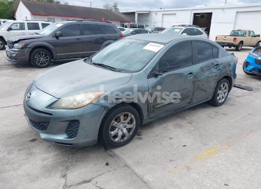 Photo 2 of 2012 Mazda Mazda3 I SPORT (VIN JM1BL1UF2C1637863)