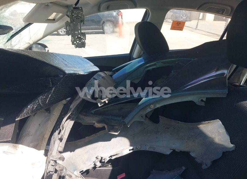 Photo 12 of 2011 Mazda Mazda3 I SPORT (VIN JM1BL1UF3B1408400)