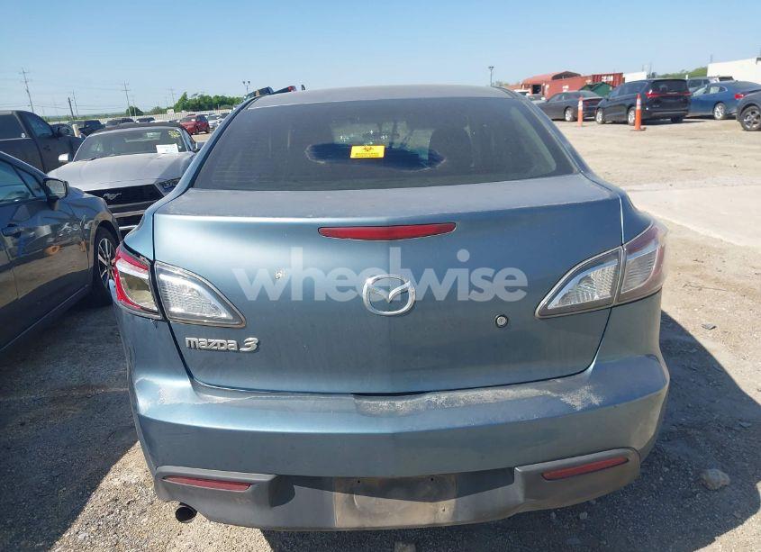 Photo 17 of 2011 Mazda Mazda3 I SPORT (VIN JM1BL1UF3B1408400)