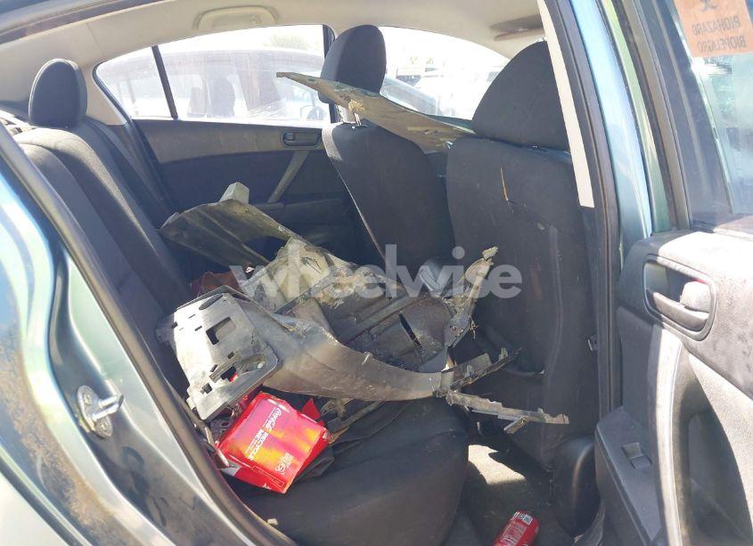 Photo 8 of 2011 Mazda Mazda3 I SPORT (VIN JM1BL1UF3B1408400)