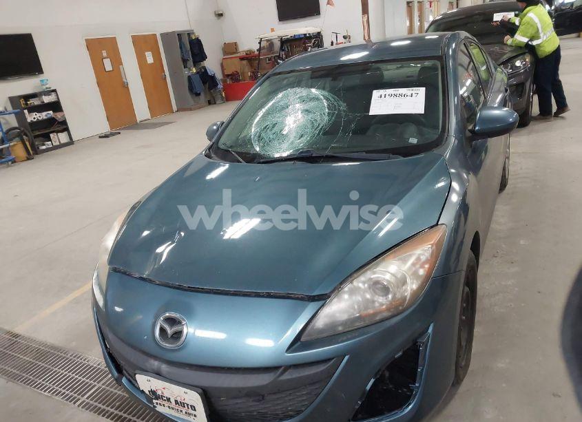 Photo 13 of 2011 Mazda Mazda3 I SPORT (VIN JM1BL1UF3B1901879)