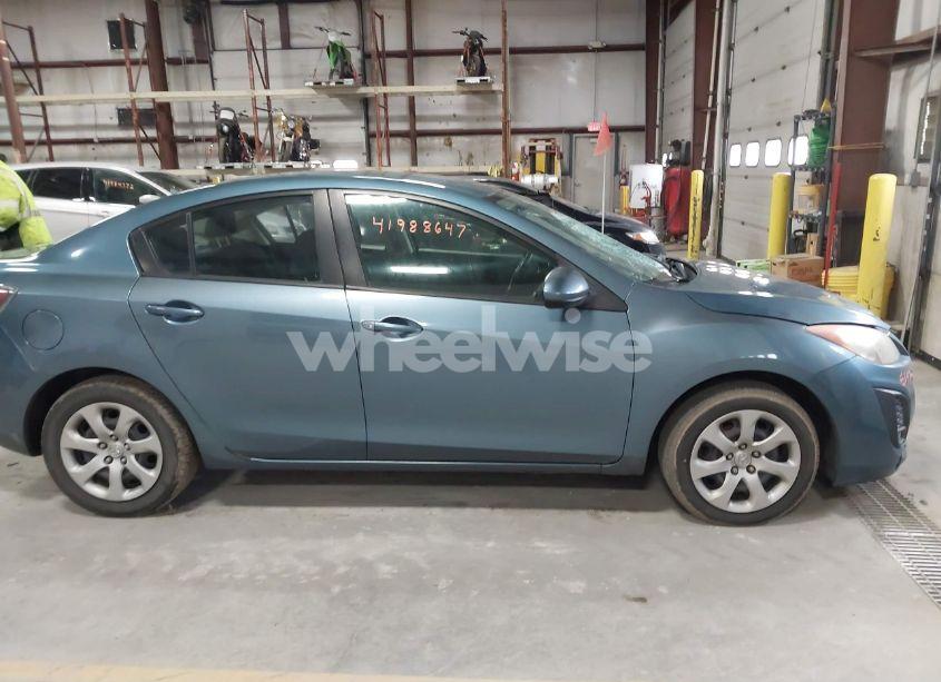 Photo 14 of 2011 Mazda Mazda3 I SPORT (VIN JM1BL1UF3B1901879)