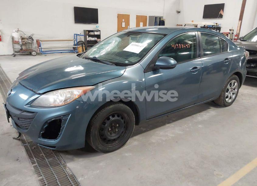 Photo 2 of 2011 Mazda Mazda3 I SPORT (VIN JM1BL1UF3B1901879)