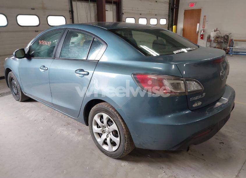 Photo 3 of 2011 Mazda Mazda3 I SPORT (VIN JM1BL1UF3B1901879)