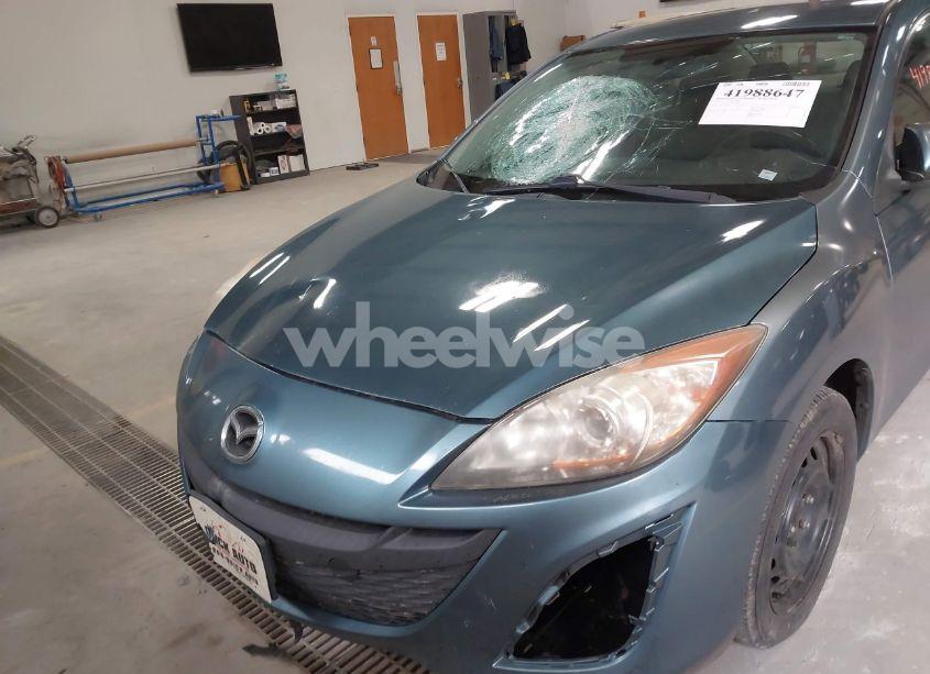 Photo 6 of 2011 Mazda Mazda3 I SPORT (VIN JM1BL1UF3B1901879)