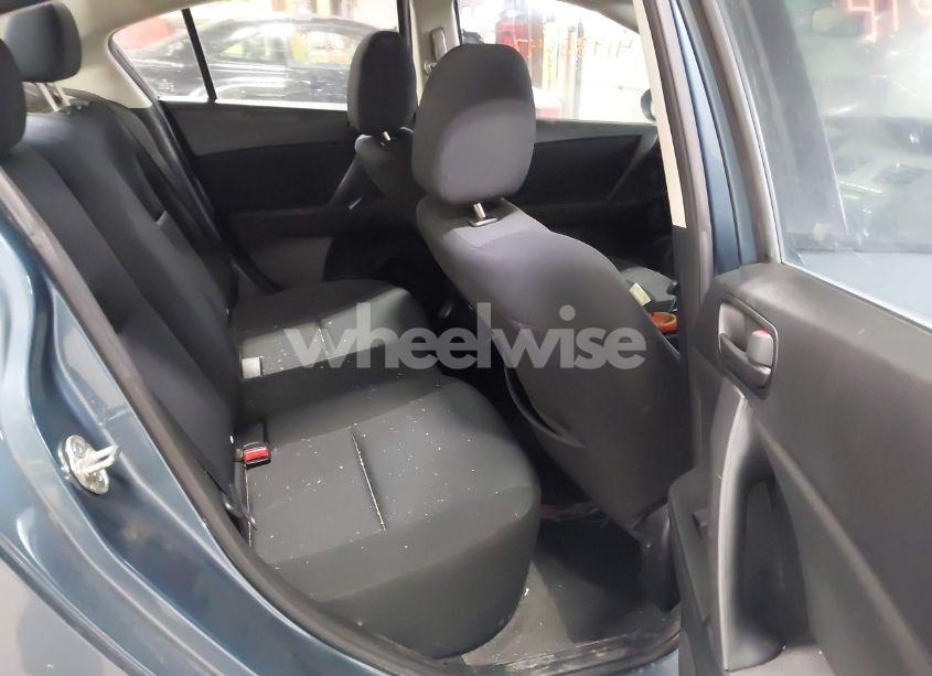 Photo 8 of 2011 Mazda Mazda3 I SPORT (VIN JM1BL1UF3B1901879)