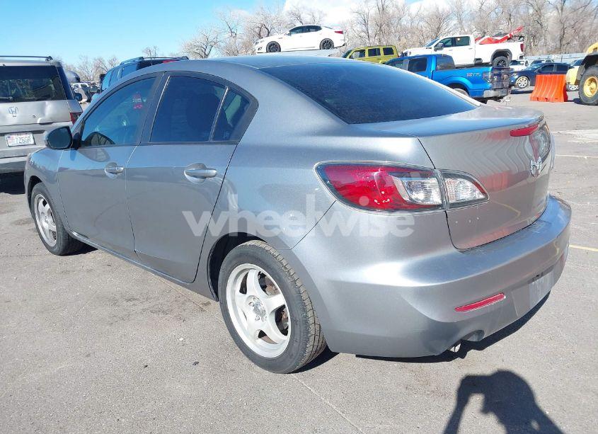 Photo 3 of 2012 Mazda Mazda3 I SPORT (VIN JM1BL1UF3C1532765)