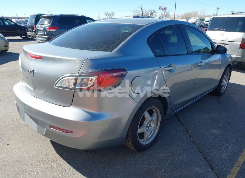 Photo 4 of 2012 Mazda Mazda3 I SPORT (VIN JM1BL1UF3C1532765)