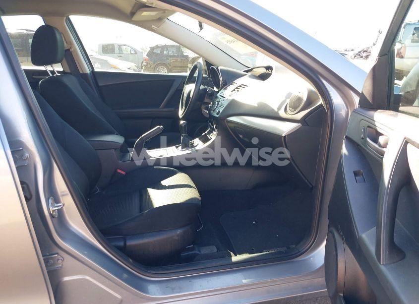 Photo 5 of 2012 Mazda Mazda3 I SPORT (VIN JM1BL1UF3C1532765)