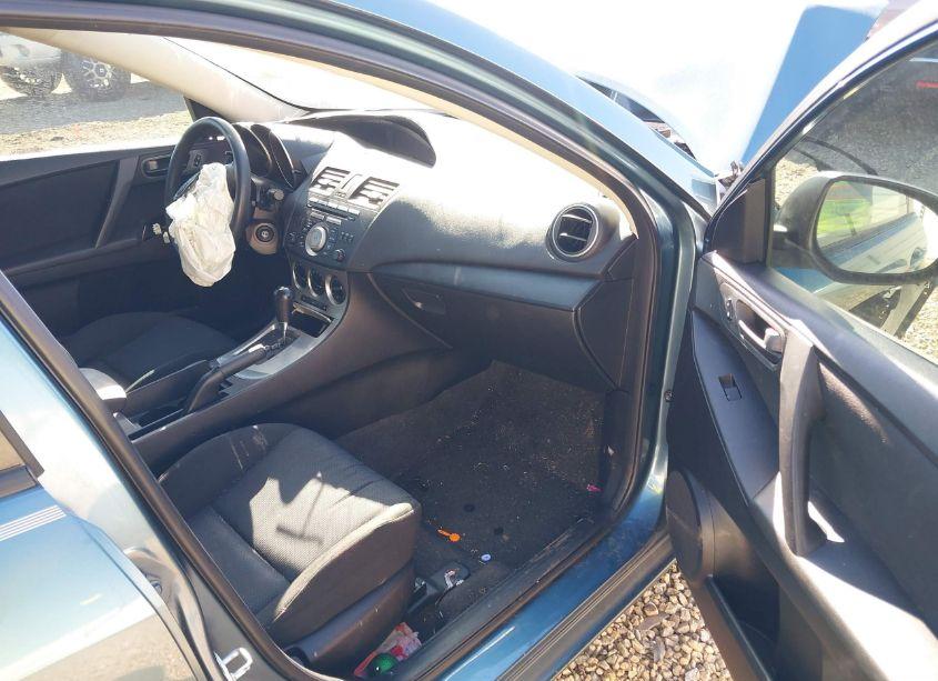 Photo 5 of 2011 Mazda Mazda3 I SPORT (VIN JM1BL1UF4B1366531)