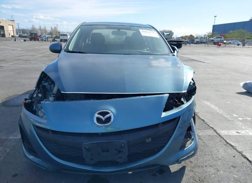 Photo 13 of 2011 Mazda Mazda3 I SPORT (VIN JM1BL1UF4B1439400)