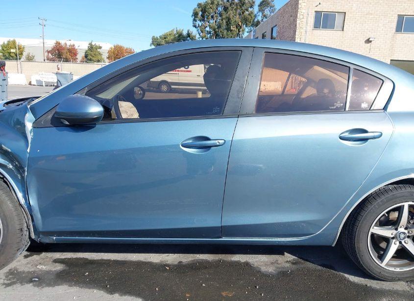 Photo 15 of 2011 Mazda Mazda3 I SPORT (VIN JM1BL1UF4B1439400)