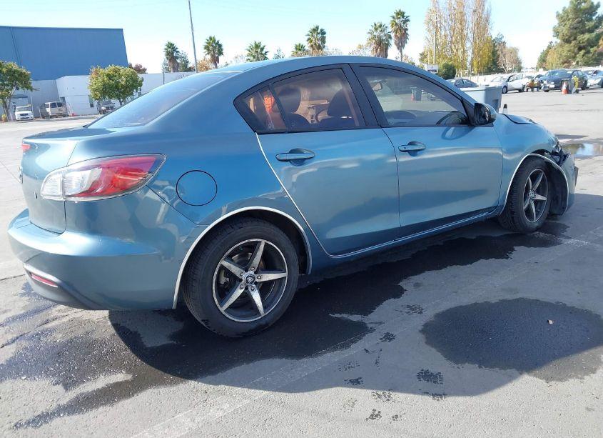 Photo 4 of 2011 Mazda Mazda3 I SPORT (VIN JM1BL1UF4B1439400)