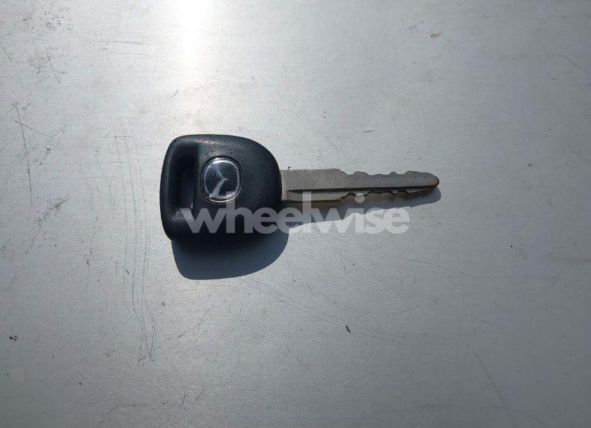 Photo 11 of 2011 Mazda Mazda3 I SPORT (VIN JM1BL1UF4B1481808)