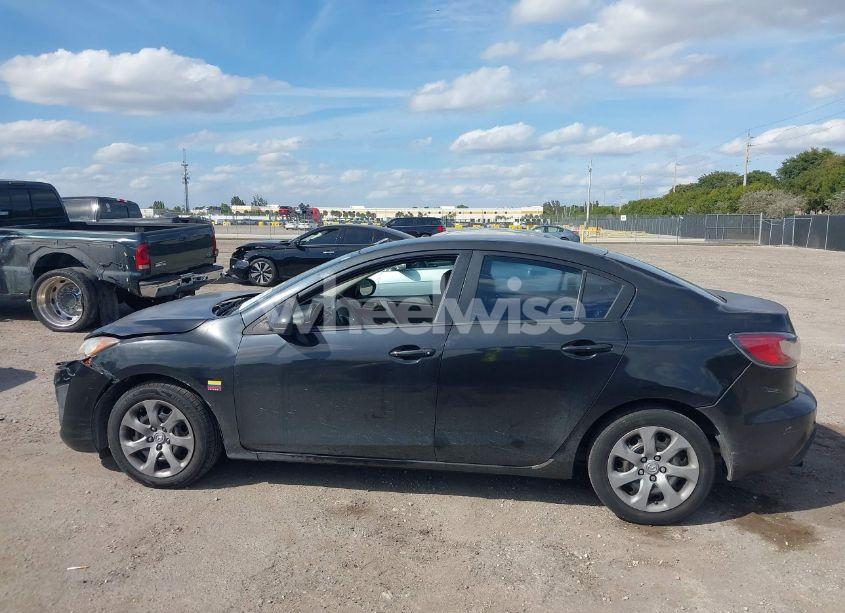 Photo 14 of 2011 Mazda Mazda3 I SPORT (VIN JM1BL1UF4B1481808)