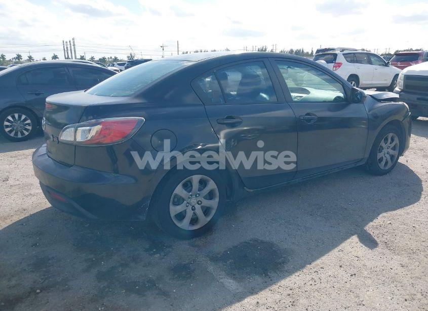 Photo 4 of 2011 Mazda Mazda3 I SPORT (VIN JM1BL1UF4B1481808)