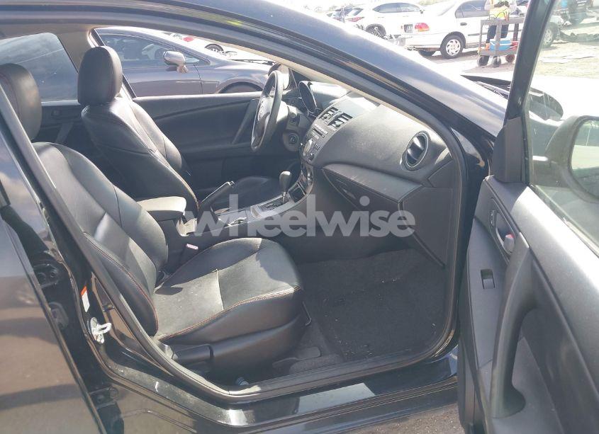 Photo 5 of 2011 Mazda Mazda3 I SPORT (VIN JM1BL1UF4B1481808)