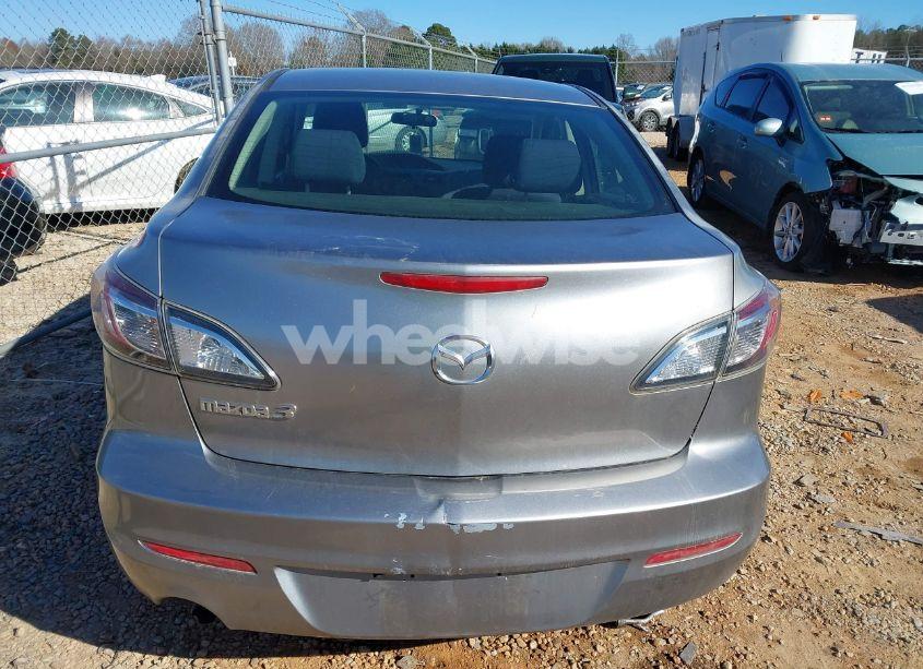 Photo 16 of 2012 Mazda Mazda3 I SPORT (VIN JM1BL1UF4C1565161)