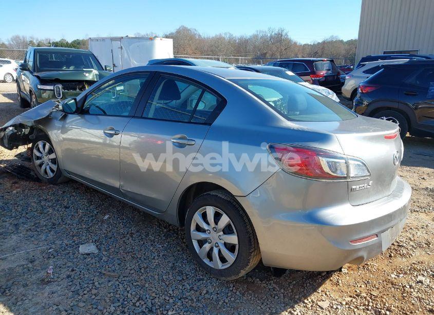Photo 3 of 2012 Mazda Mazda3 I SPORT (VIN JM1BL1UF4C1565161)