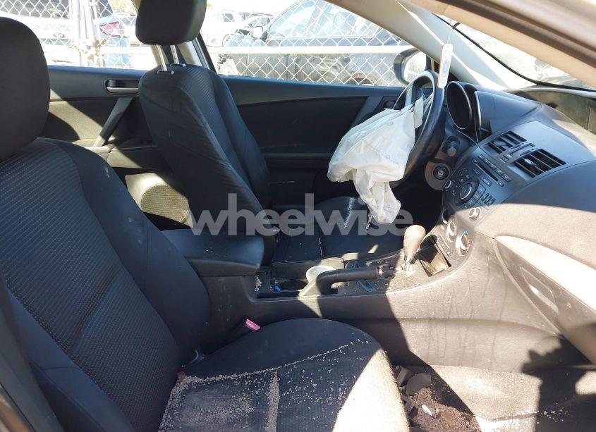 Photo 5 of 2012 Mazda Mazda3 I SPORT (VIN JM1BL1UF4C1565161)