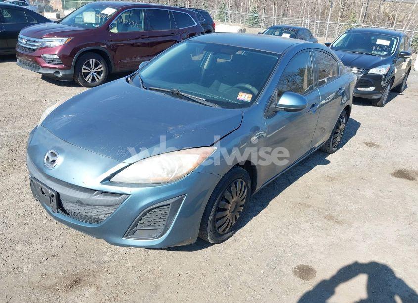 Photo 2 of 2011 Mazda Mazda3 I SPORT (VIN JM1BL1UF5B1378073)