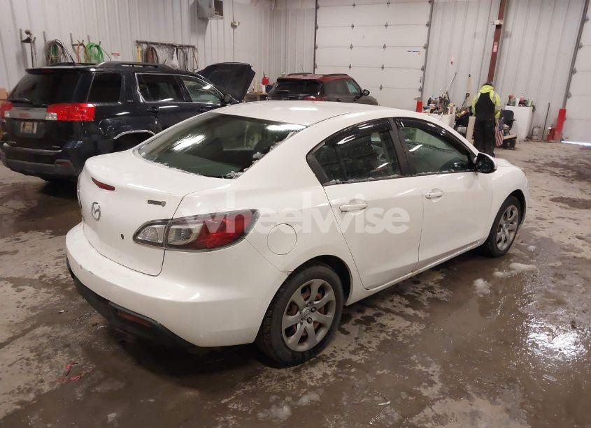Photo 4 of 2011 Mazda Mazda3 I SPORT (VIN JM1BL1UF5B1380714)