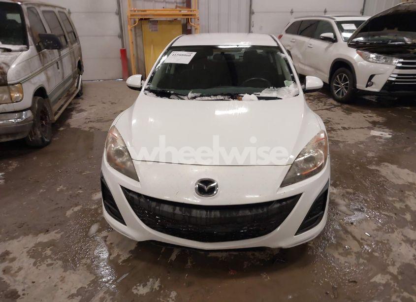Photo 6 of 2011 Mazda Mazda3 I SPORT (VIN JM1BL1UF5B1380714)