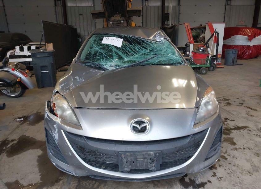 Photo 13 of 2011 Mazda Mazda3 I SPORT (VIN JM1BL1UF5B1407233)