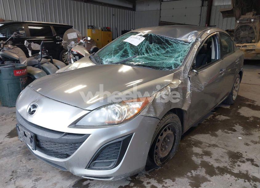 Photo 2 of 2011 Mazda Mazda3 I SPORT (VIN JM1BL1UF5B1407233)
