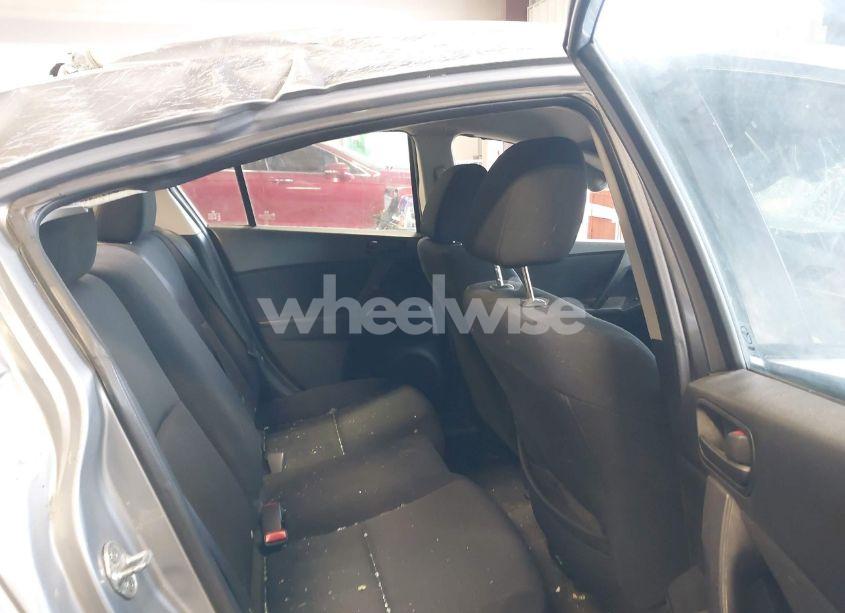 Photo 8 of 2011 Mazda Mazda3 I SPORT (VIN JM1BL1UF5B1407233)