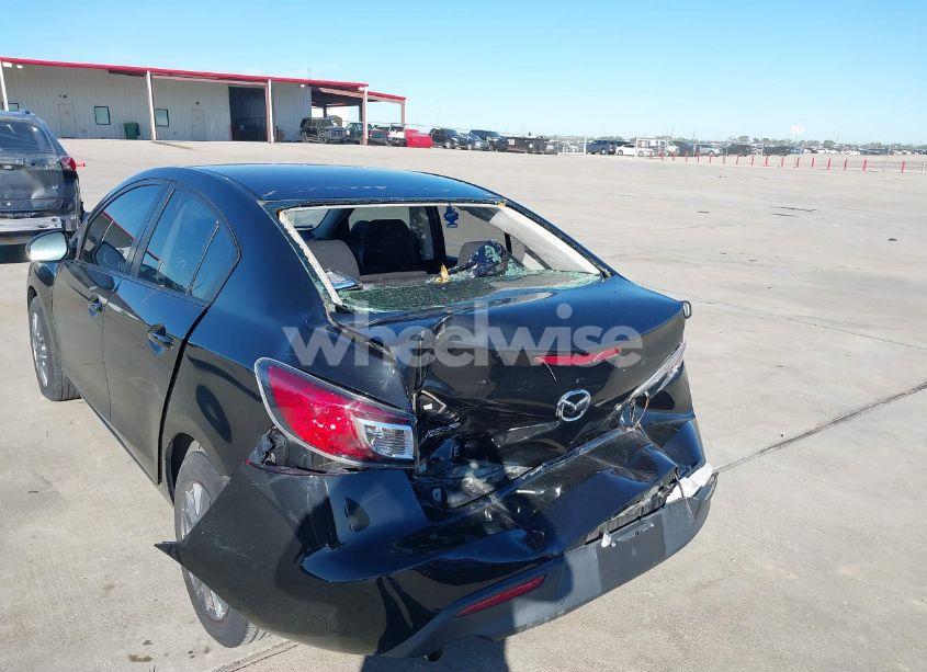 Photo 6 of 2011 Mazda Mazda3 I SPORT (VIN JM1BL1UF5B1430513)