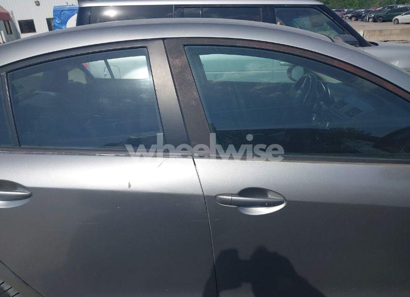 Photo 13 of 2012 Mazda Mazda3 I SPORT (VIN JM1BL1UF5C1577271)