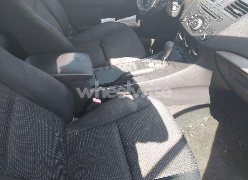 Photo 5 of 2012 Mazda Mazda3 I SPORT (VIN JM1BL1UF5C1577271)