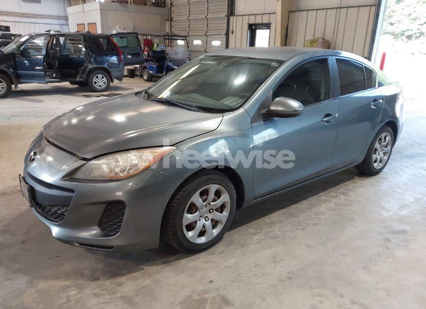 Photo 2 of 2012 Mazda Mazda3 I SPORT (VIN JM1BL1UF5C1615548)