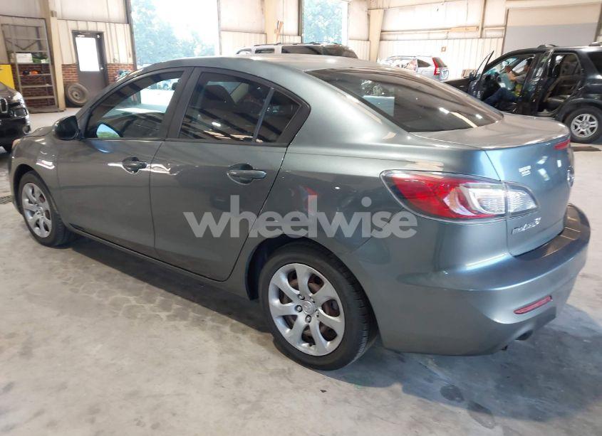Photo 3 of 2012 Mazda Mazda3 I SPORT (VIN JM1BL1UF5C1615548)
