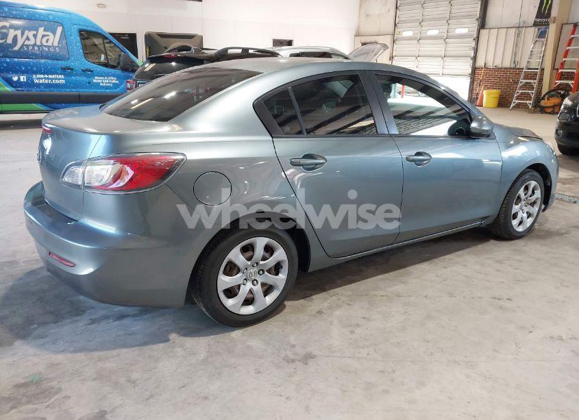 Photo 4 of 2012 Mazda Mazda3 I SPORT (VIN JM1BL1UF5C1615548)