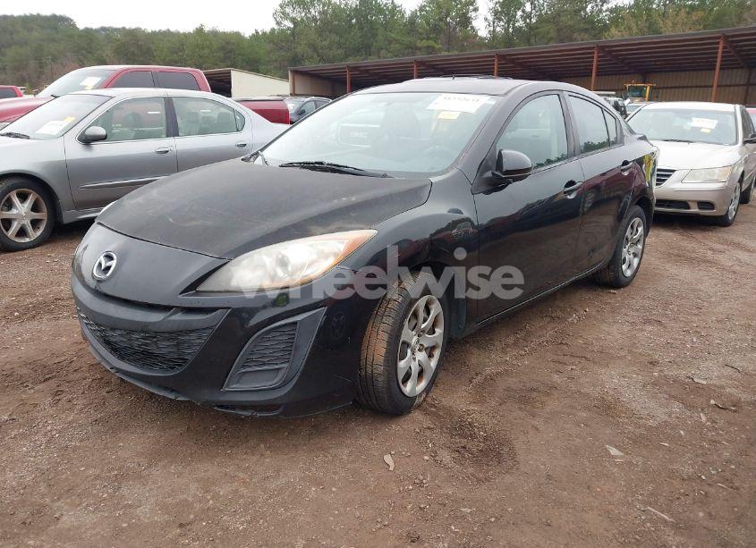 Photo 2 of 2011 Mazda Mazda3 I SPORT (VIN JM1BL1UF6B1407029)