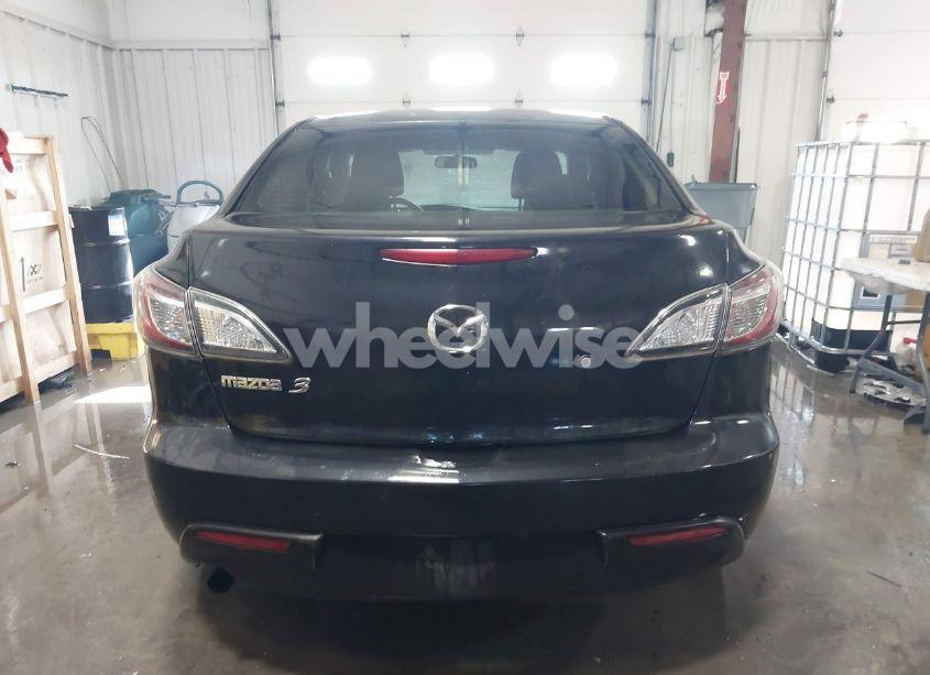 Photo 16 of 2011 Mazda Mazda3 I SPORT (VIN JM1BL1UF6B1491921)