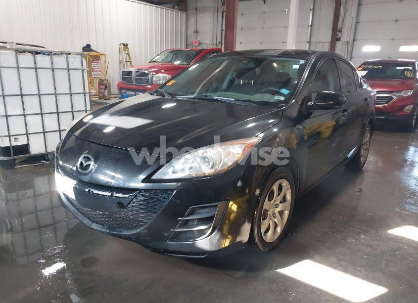 Photo 2 of 2011 Mazda Mazda3 I SPORT (VIN JM1BL1UF6B1491921)