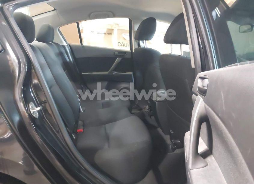 Photo 8 of 2011 Mazda Mazda3 I SPORT (VIN JM1BL1UF6B1491921)