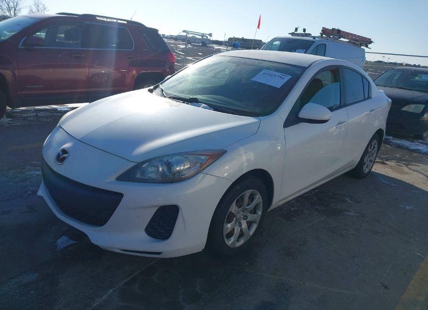 Photo 2 of 2012 Mazda Mazda3 I SPORT (VIN JM1BL1UF6C1526605)